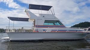 LANCHA MADU GUARATUBA 